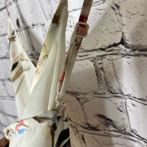 White House Black Market White & Pink Floral Print Mimosa Flutter Sleeve Chiffon - Picture 12 of 16